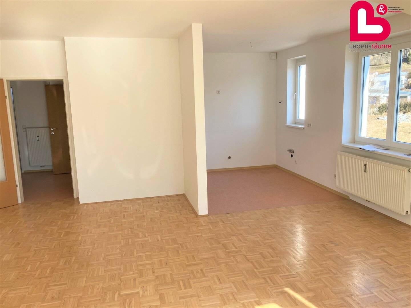 Spacious 2-room apartment with glazed loggia