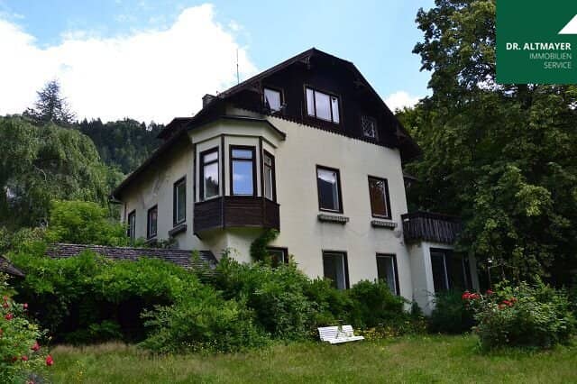Charmantes Landhaus in Radenthein, 15 Zimmer, 2 Terrassen, Garage, renovierungsbedürftig!