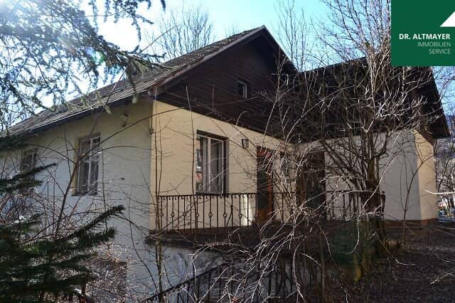 Charmantes Landhaus in Radenthein, 15 Zimmer, 2 Terrassen, Garage, renovierungsbedürftig!
