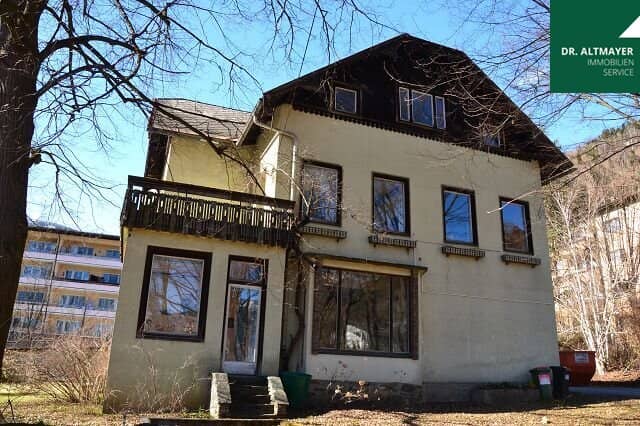 Charmantes Landhaus in Radenthein, 15 Zimmer, 2 Terrassen, Garage, renovierungsbedürftig!