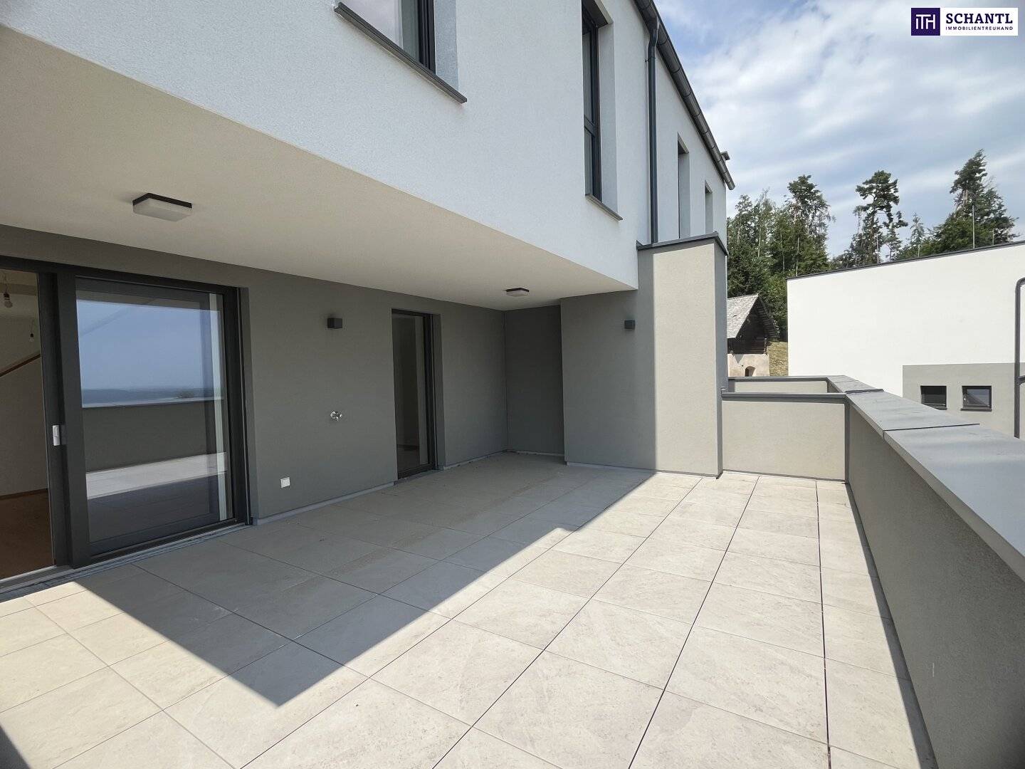 Where family happiness meets panoramic views – your new home with large garden and sunny terraces above Weiz