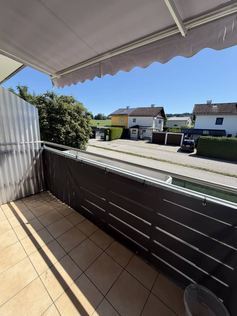 Comfortable home in Eugendorf – Modern 3-room apartment with underground parking space