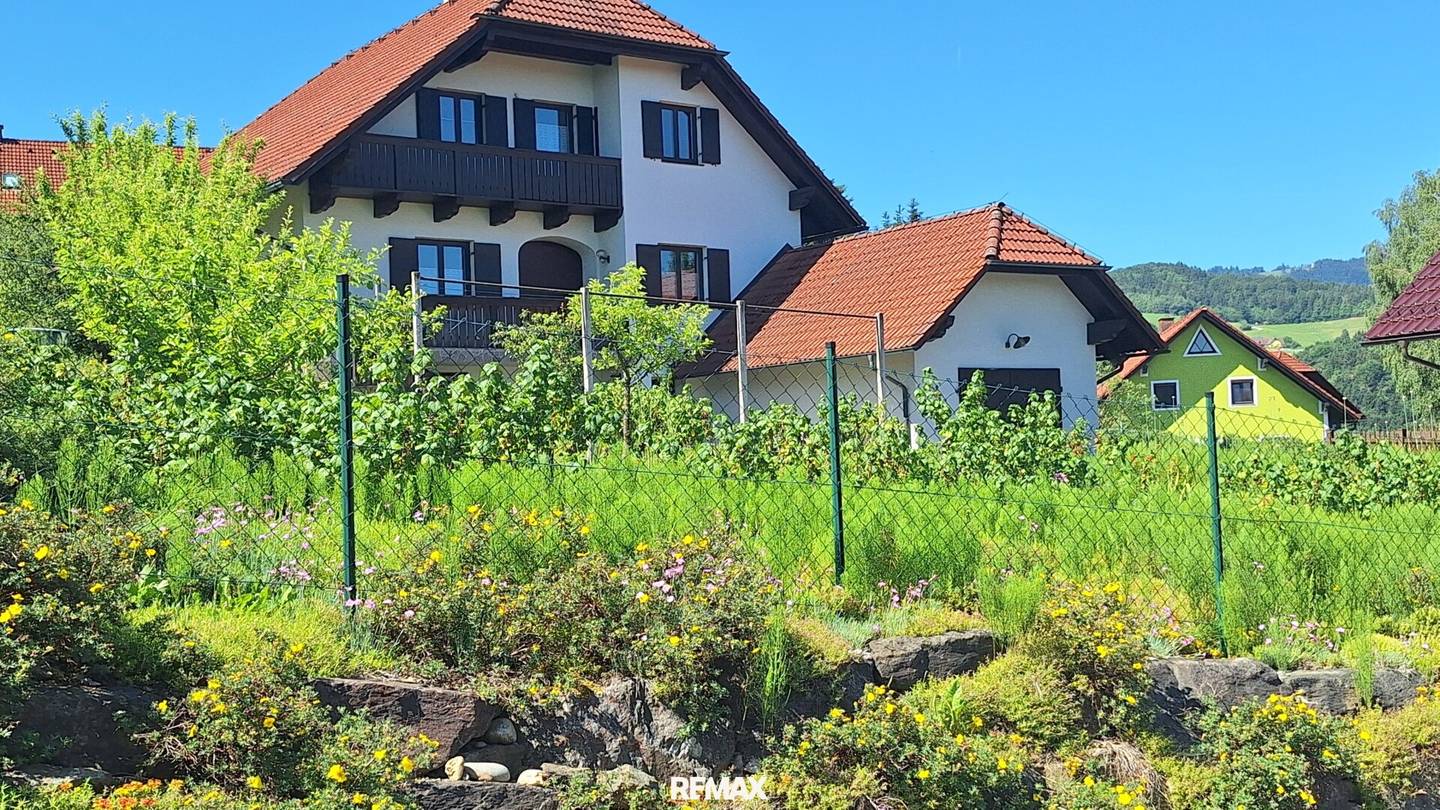 Living with Panoramic View – Stylish Family House in a Dream Outlook Location in Eibiswald