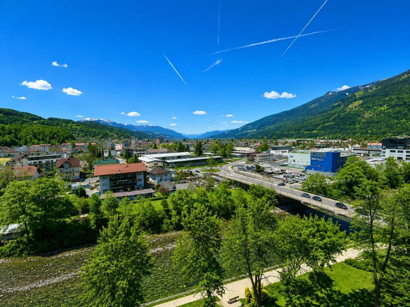 WOHNGLÜCK ÜBER DEN DÄCHERN – STADTWOHNUNG MIT WOHLFÜHLFAKTOR