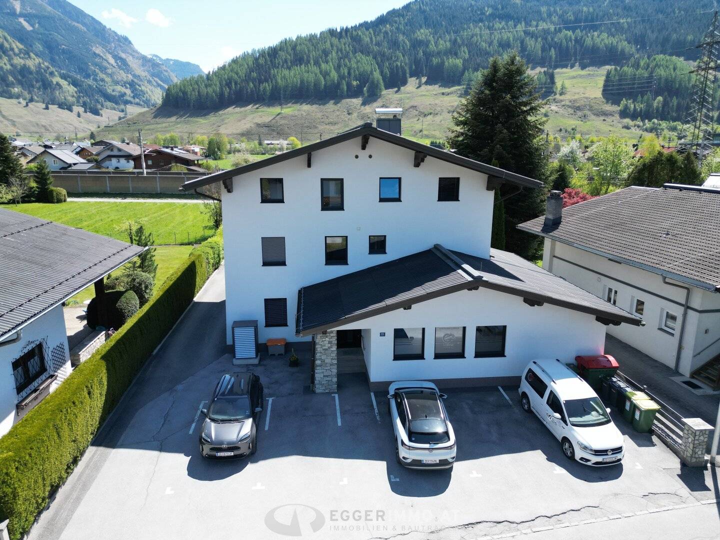 Traumhafte 3-Zimmer-Gartenwohnung mit Südterrasse, Privatgarten &amp; 3 PKW-Freistellplätzen im Herzen von Bruck