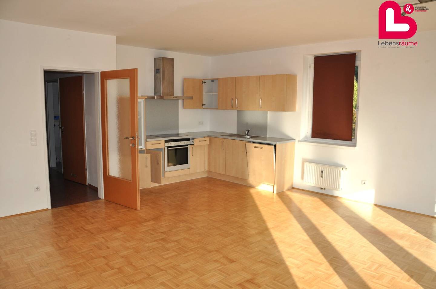 Bright 3-room apartment with winter garden