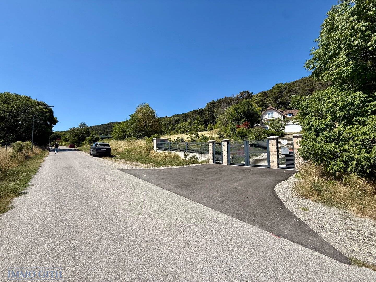 TRAUMHAFTES BAUGRUNDSTÜCK MIT PANORAMA-FERNBLICK IN BADEN – AM RANDE DES WIENERWALDES ZU KAUFEN!