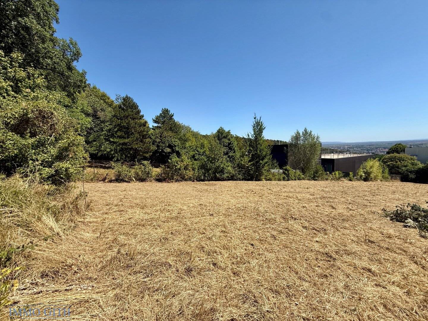 TRAUMHAFTES BAUGRUNDSTÜCK MIT PANORAMA-FERNBLICK IN BADEN – AM RANDE DES WIENERWALDES ZU KAUFEN!