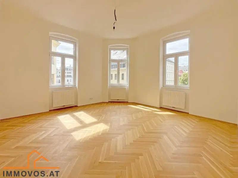 Refurbished corner apartment with scenic aspect