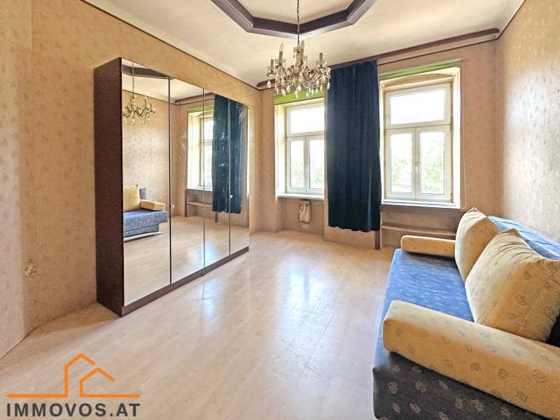 Sunny Altbauwohnung near Johann Strauss Park in need of renovation