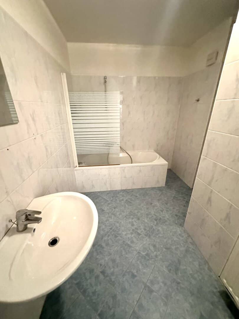 Perfect city center apartment with three rooms, separate kitchen and balcony - Commission free