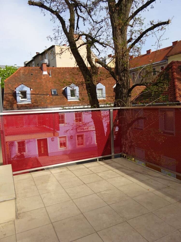 Perfekte Innenstadtwohnung mit drei Zimmern, separater Küche und Balkon - Provisionsfrei