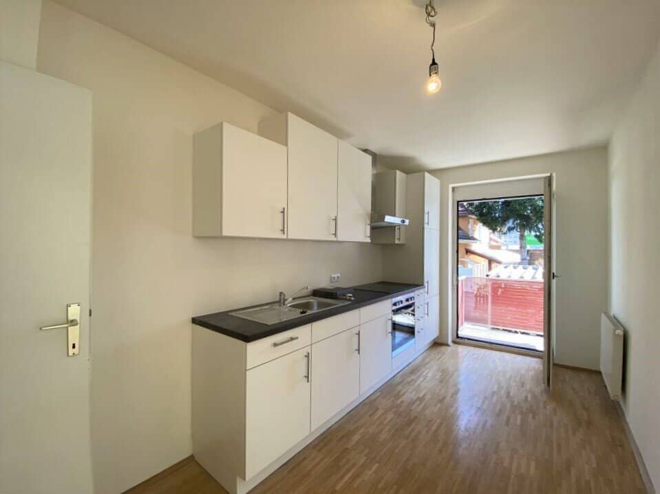 Perfekte Innenstadtwohnung mit drei Zimmern, separater Küche und Balkon - Provisionsfrei
