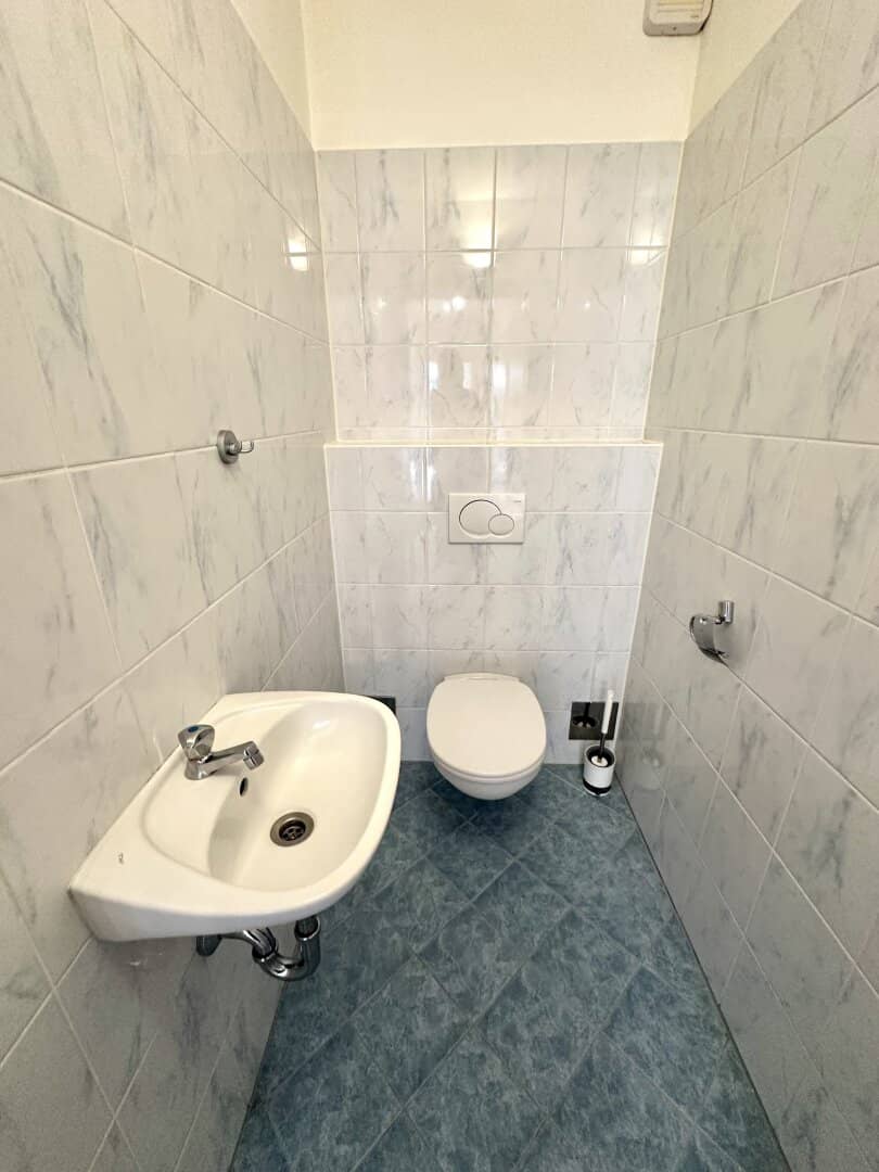 Perfect city center apartment with three rooms, separate kitchen and balcony - Commission free