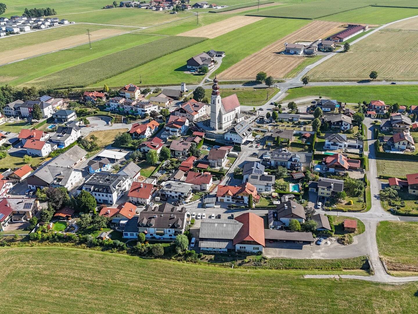 NEST mit AUSSICHT | Großzügiges Hanggrundstück mit Bestand | Irrsdorf