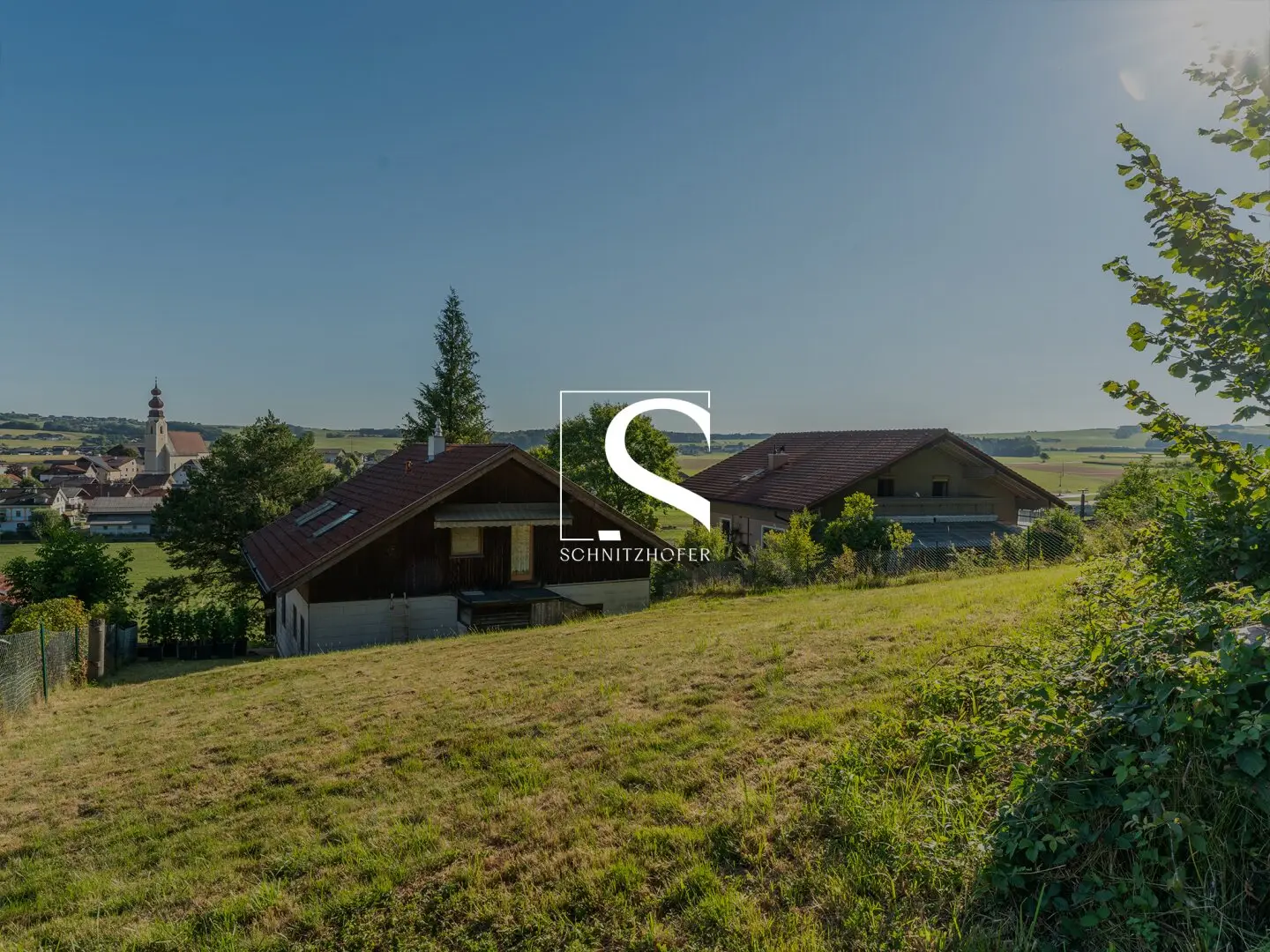 NEST mit AUSSICHT | Großzügiges Hanggrundstück mit Bestand | Irrsdorf