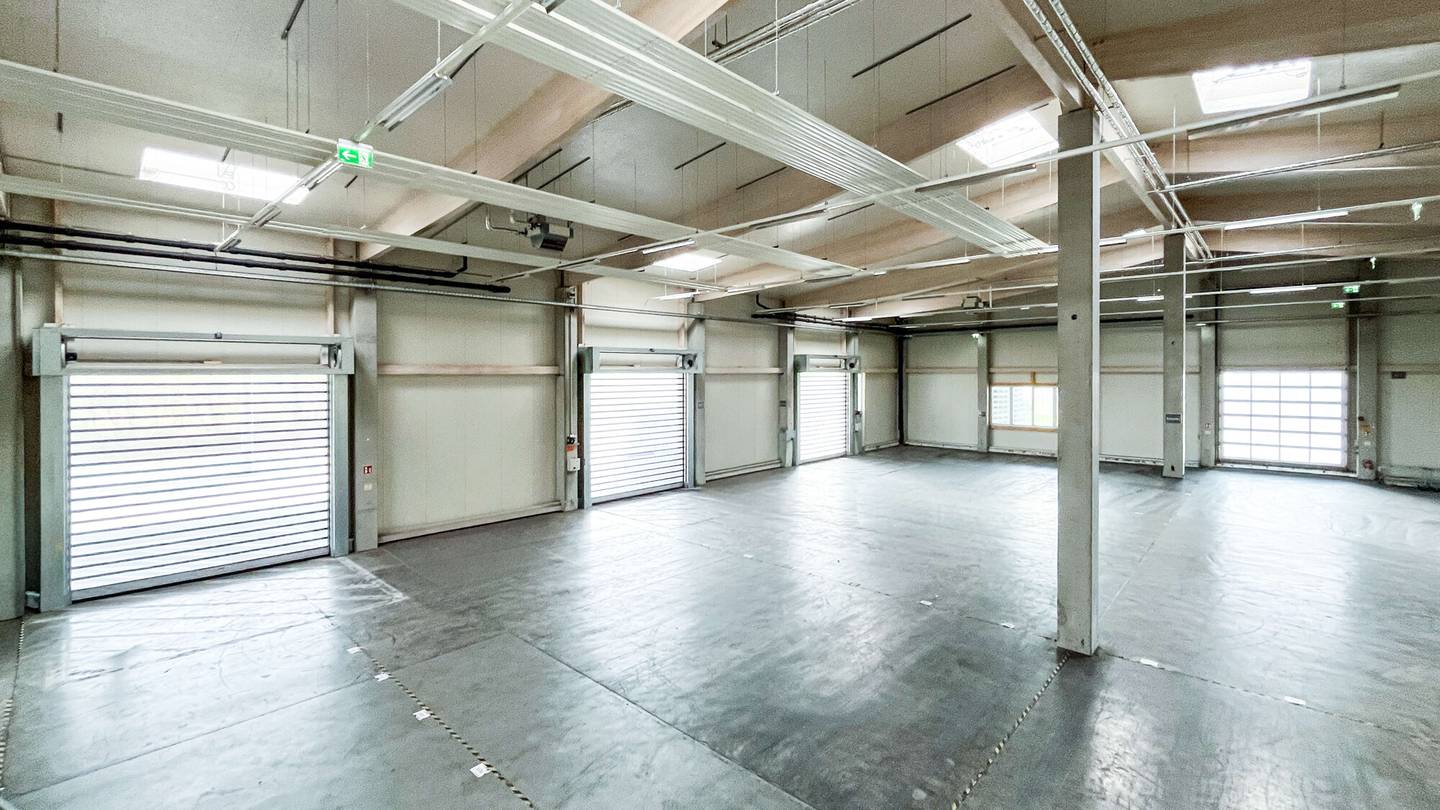 Strategic logistics location near A1 apartment