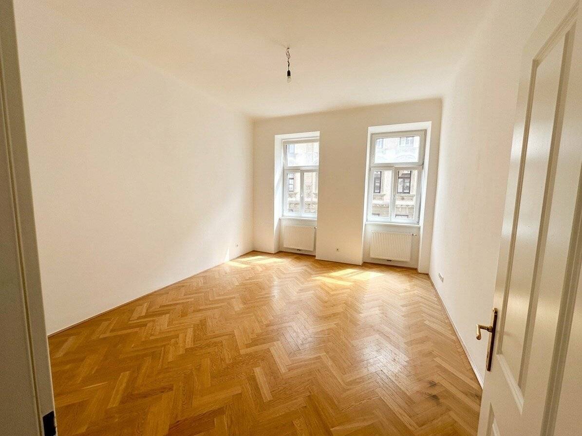 Lichtdurchflutete 2-Zimmer-Altbauwohnung nahe Haydnpark