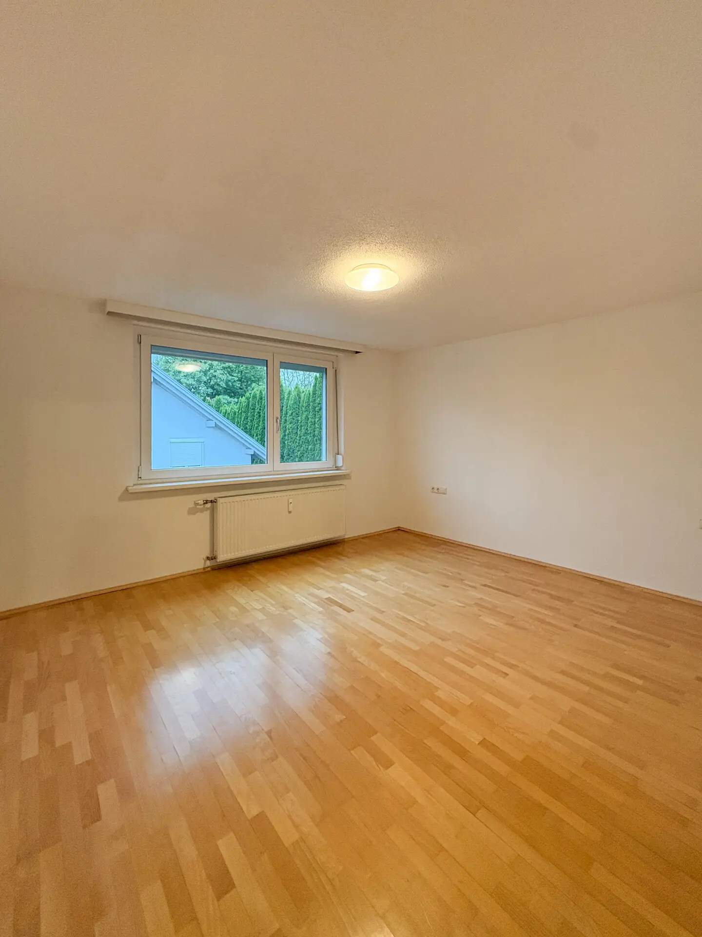 Wohnung mit privatem Gartenanteil in Seenähe