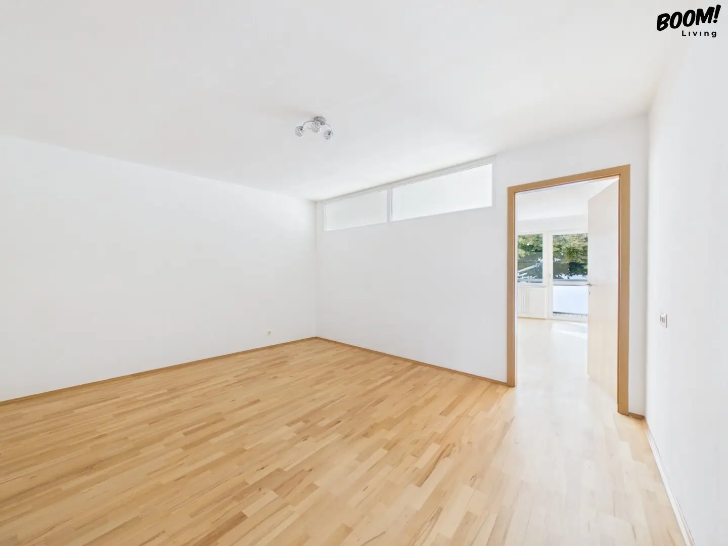 Charming 4-room apartment with 2 loggias, fitted kitchen & elevator in 1080 Vienna Also suitable for flatshare