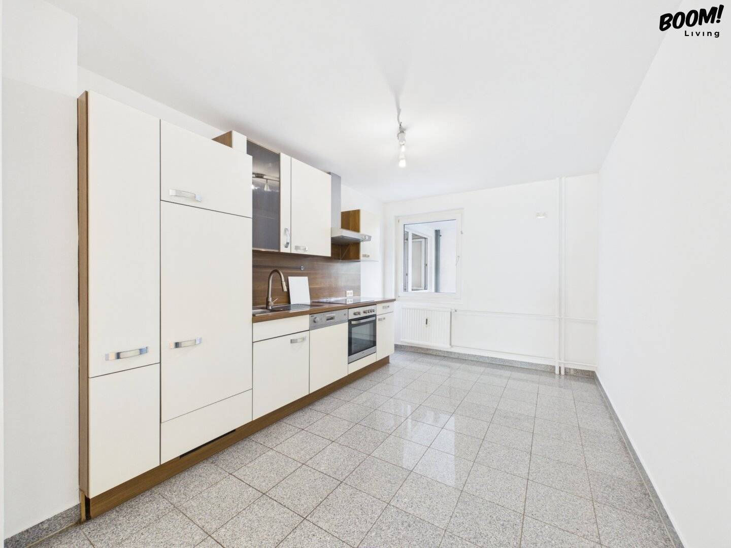 Charmante 4-Zi-Wohnung mit 2 Loggien, Einbauküche &amp; Lift im 1080 Wien! Auch WG-geeignet