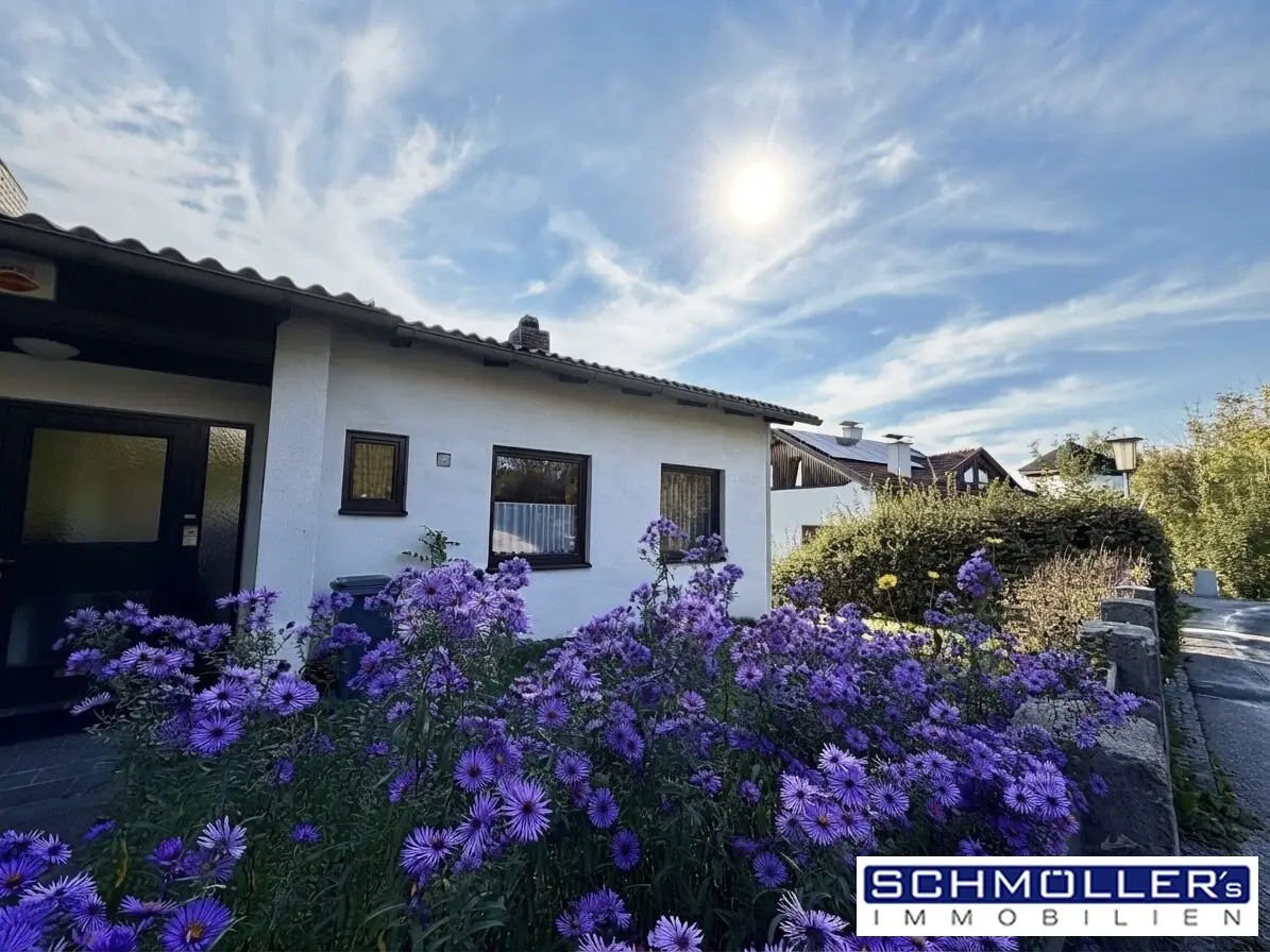 Schönes Einfamilienhaus - Bungalowbauweise, in grüner Ruhelage am Stadtrand von Grieskirchen - Unverbaubare Hanglage mit Blick bis in die Alpen