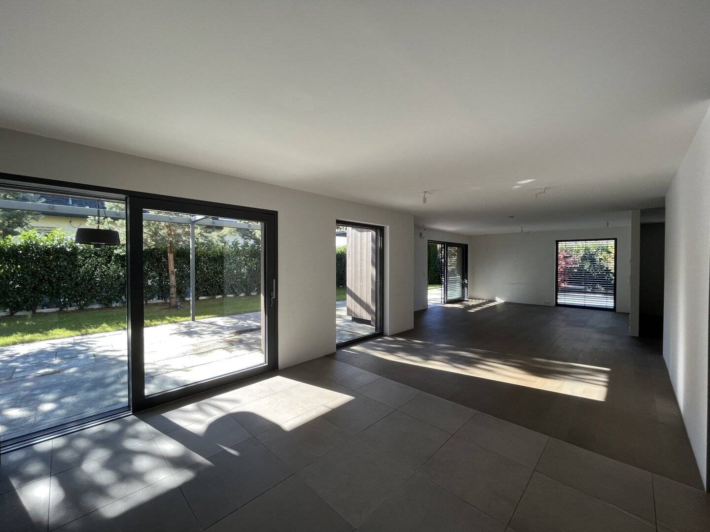 Exklusive 3-Zimmer-Gartenwohnung mit Pool!