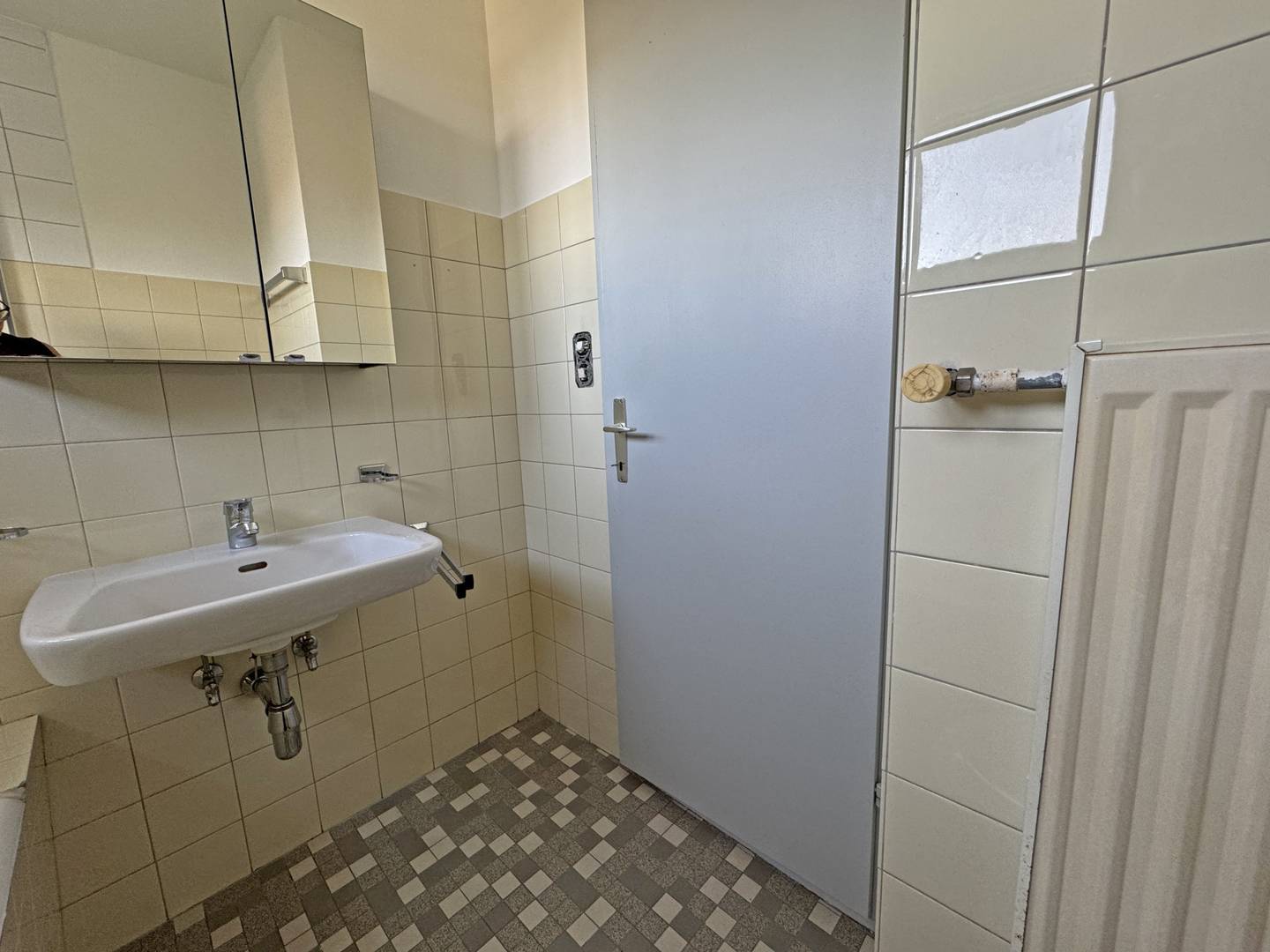 Zentrumsnahe Wohnung mit Balkon und Stadtblick