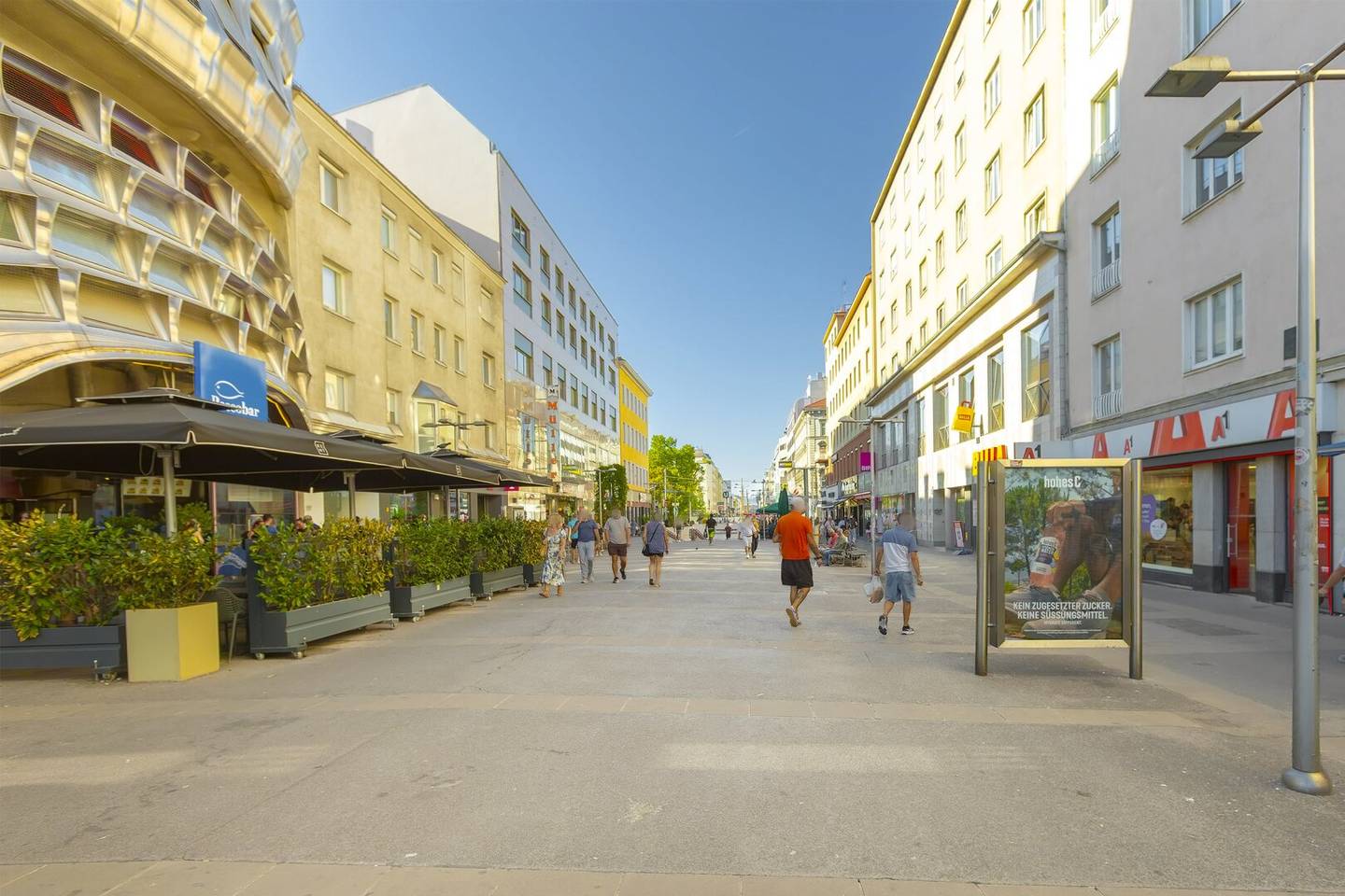 Viktor-Adler-Markt - frequentiertes Geschäftslokal mit Auslage zu vermieten