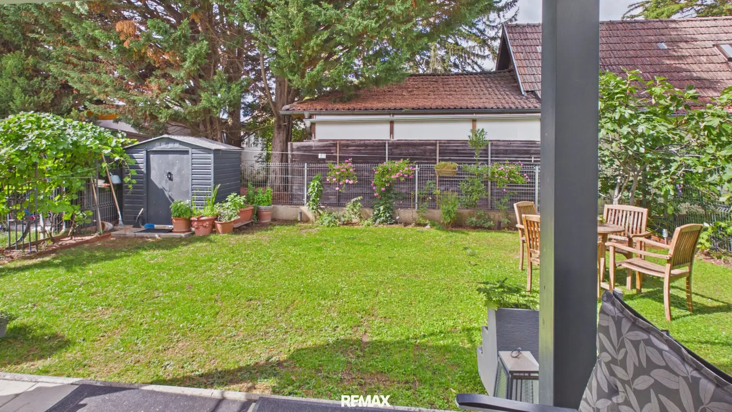 Modern semi-detached house I well-maintained home I underfloor heating I air source heat pump I electric exterior blinds I 4 rooms I prime location