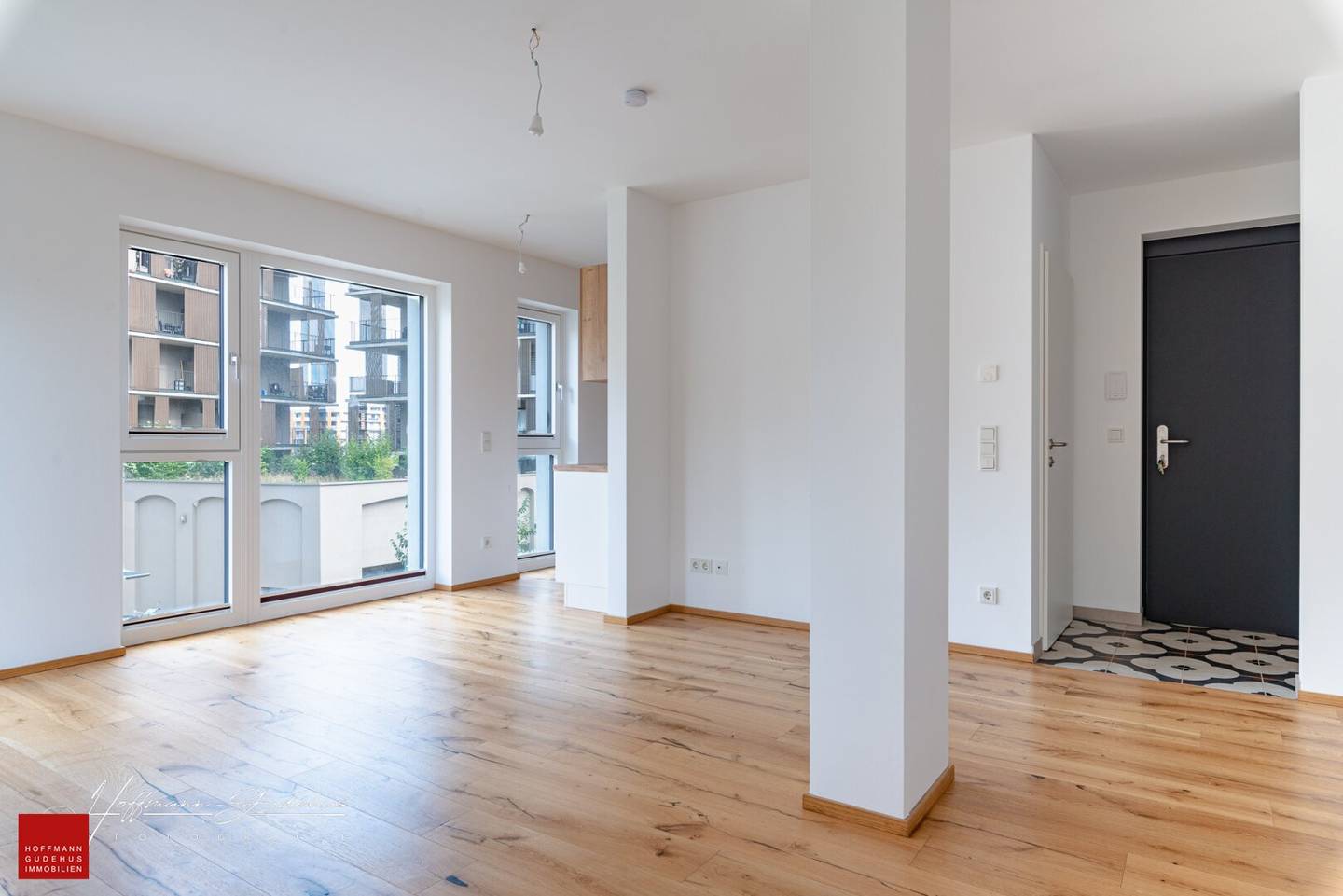 MODERN 2-ROOM APARTMENT WITH BALCONY