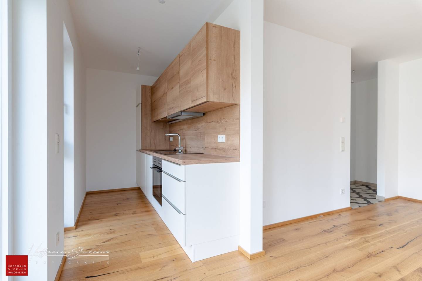 MODERN 2-ROOM APARTMENT WITH BALCONY