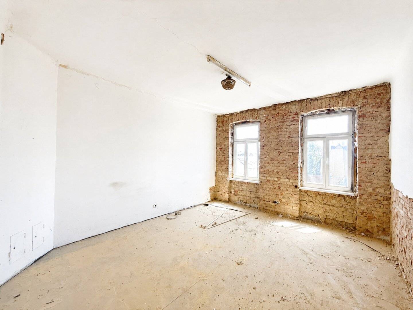 Sanierungsbedürftigte 1-Zimmerwohnung // Kurzzeitmiete erlaubt (Airbnb, Booking.com)