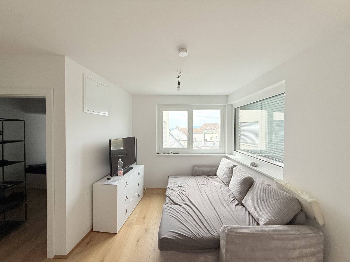 Helle 2-Zimmer Dachgeschosswohnung in traumhafter Lage des 14.Bezirks!