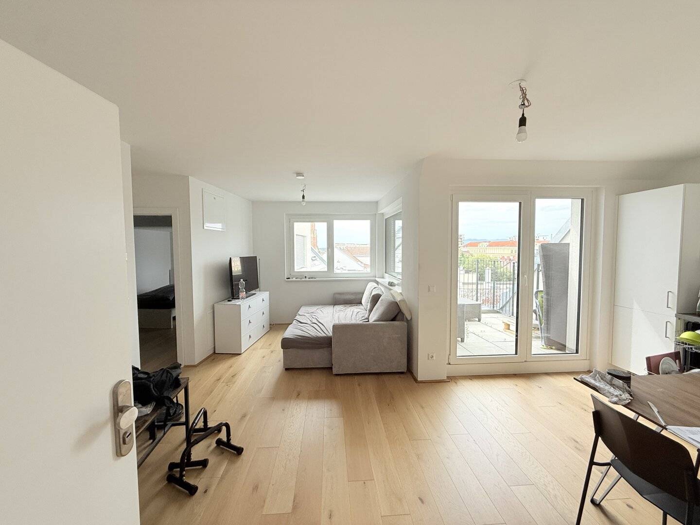 Helle 2-Zimmer Dachgeschosswohnung in traumhafter Lage des 14.Bezirks!