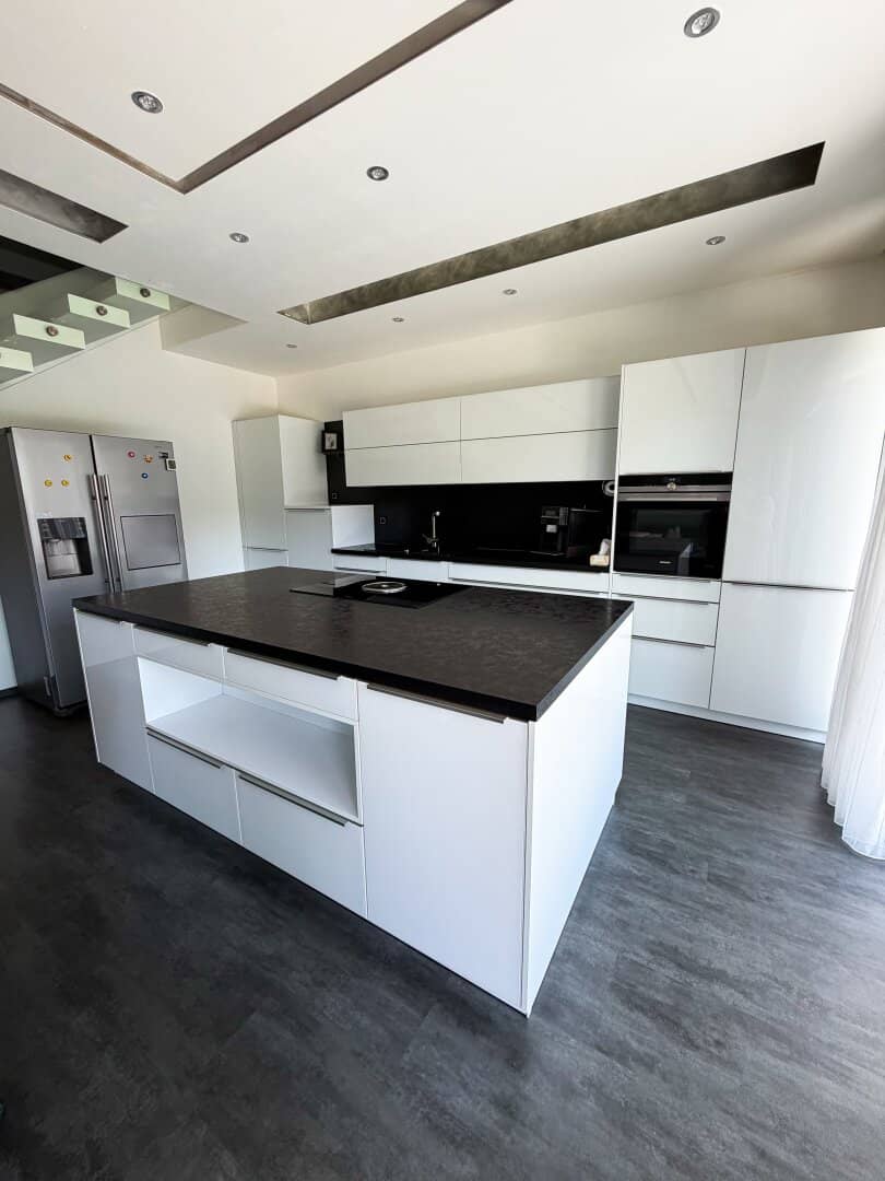 Modernes Familienjuwel mit Pool, Doppelgarage &amp; exklusivem Wohnkomfort