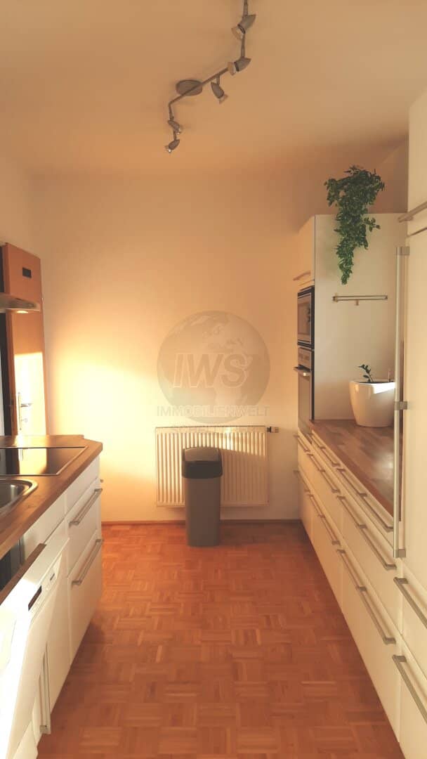 Sehr schöne, gepflegte Stadtwohnung mit Loggia und Tiefgarage!