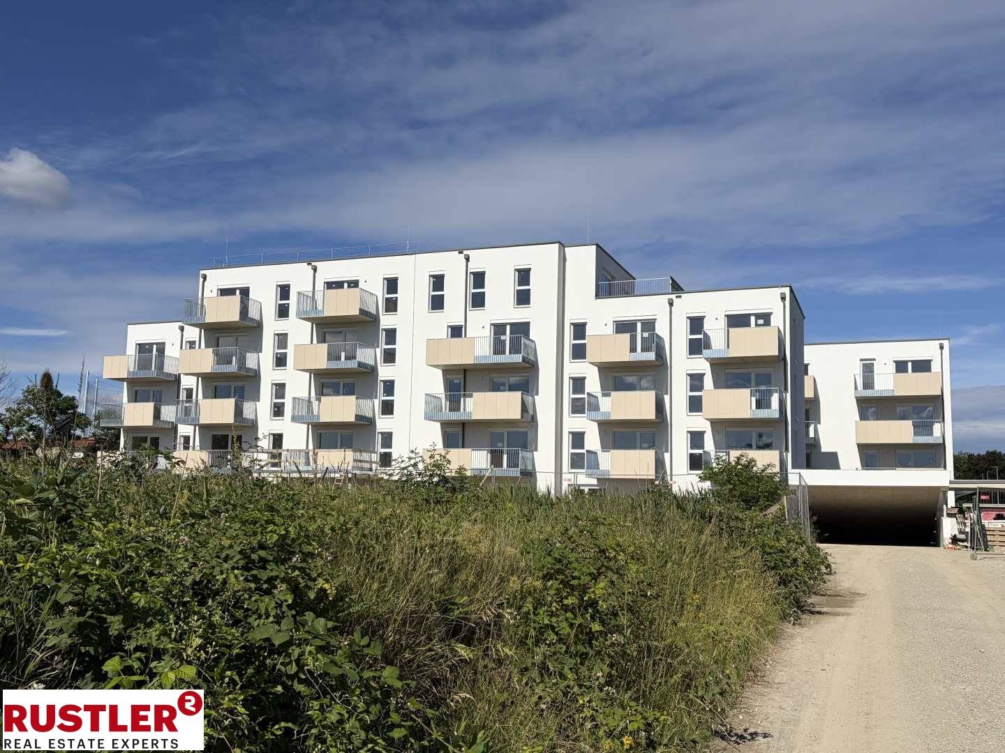 Sustainable Wohnung with balcony and lift