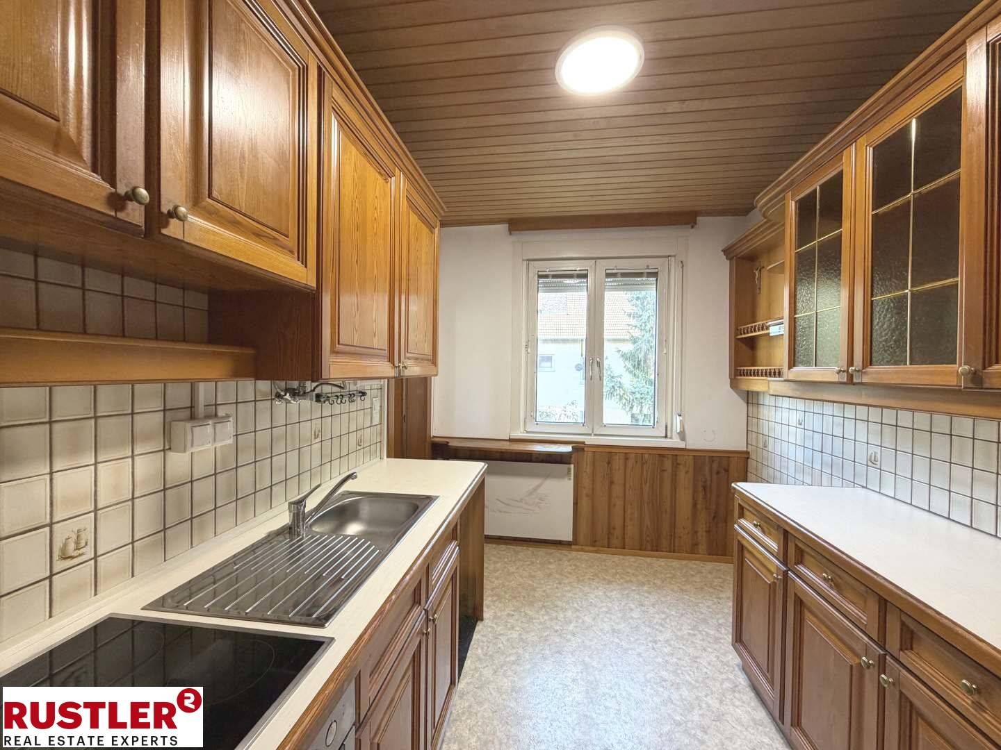 Ruhige Wohnung mit französischem Balkon und Grünblick zur Burg