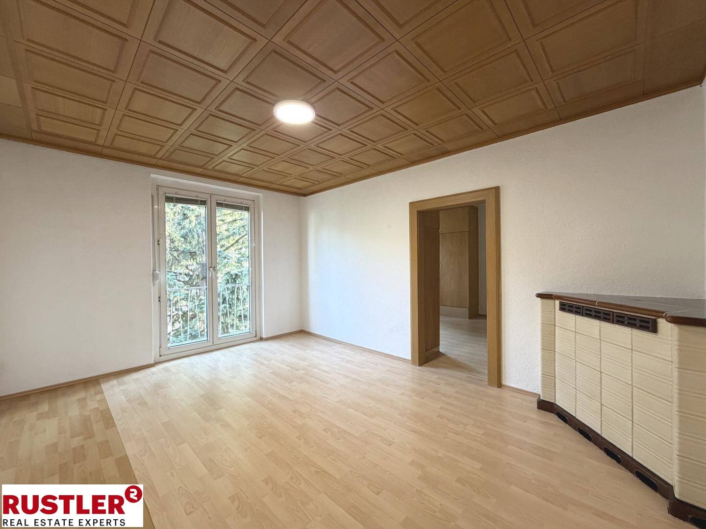 Ruhige Wohnung mit französischem Balkon und Grünblick zur Burg