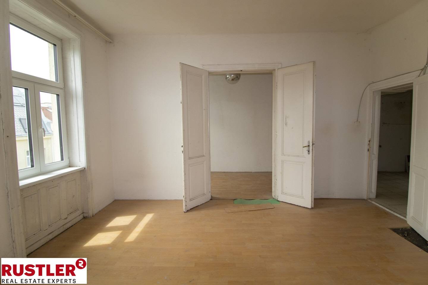 Altbauwohnung with renovation potential near Messe Prater