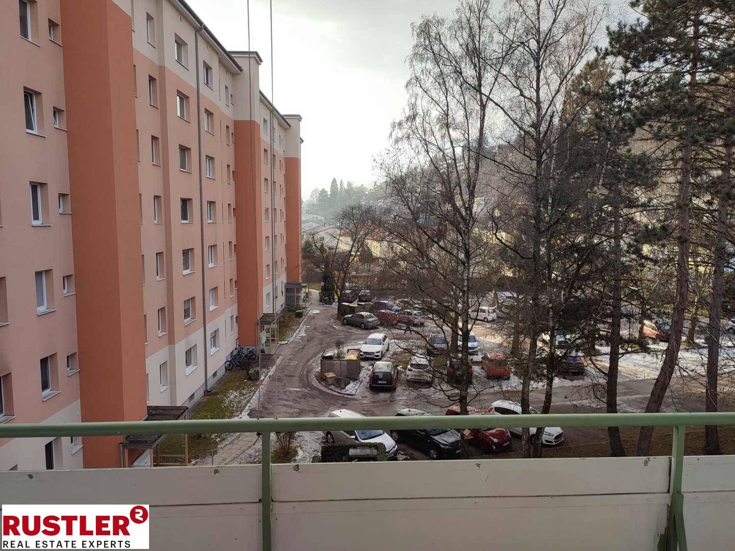 Helle Wohnung nahe Universität mit Balkon