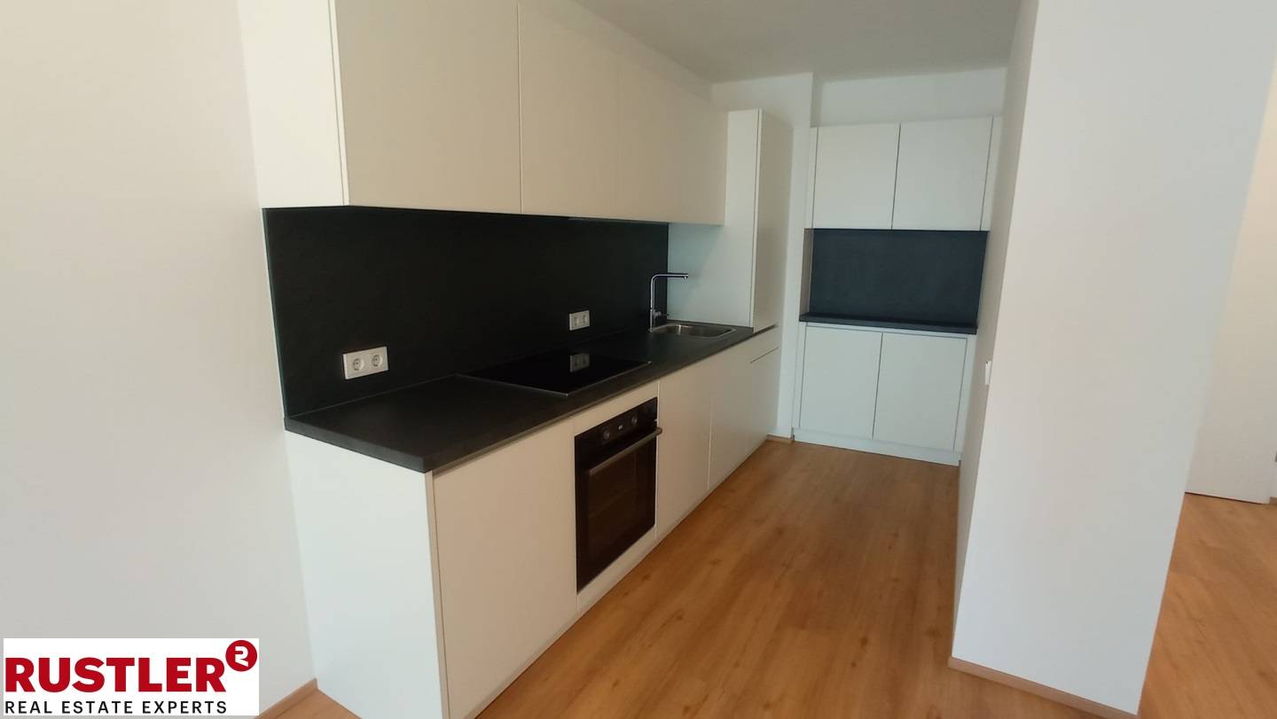 Modern gelegene Wohnung mit Loggia und Aufzug