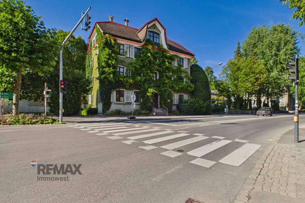 Dachgeschosswohnung mit Altbauflair und privatem Stellplatz