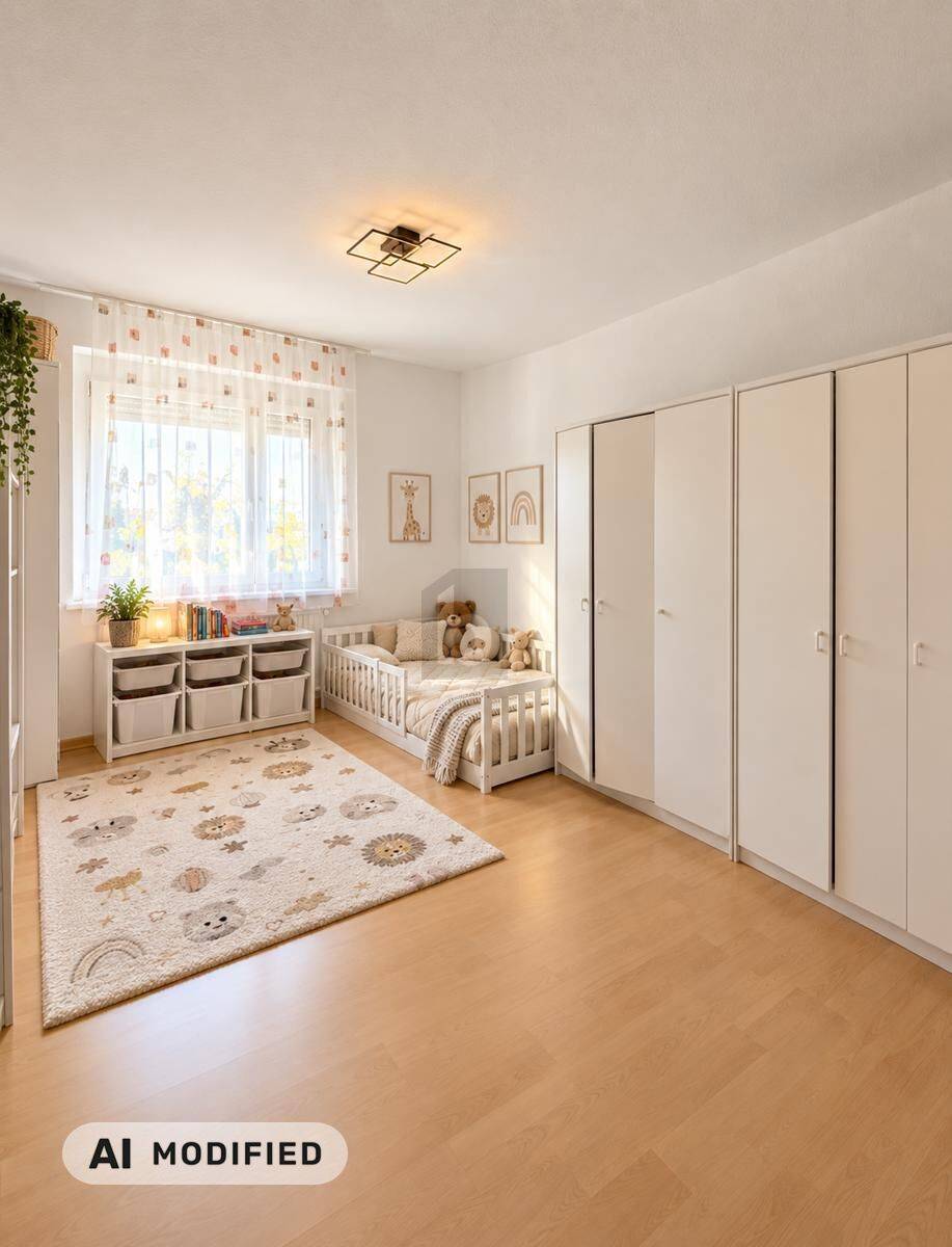 Quiet Wohnung close to the center with balcony