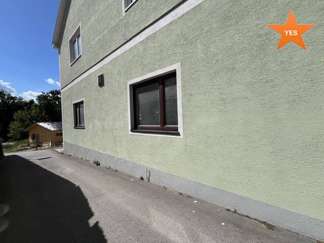 Parceled ownership - approx. 210 square metres - two large rooms with connecting door plus parking spaces