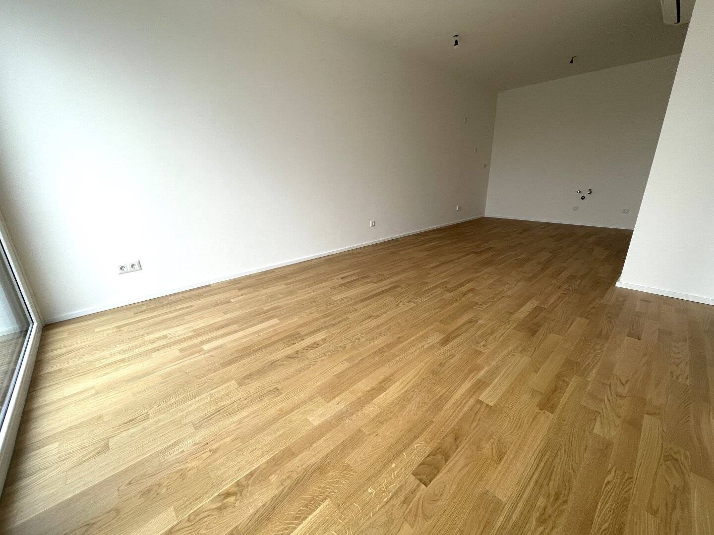 Wunderbare 2 Zimmer Wohnung im ruhigen Teil von Simmering - absolute Ruhelage inkl. Terrasse und Klimaanlage