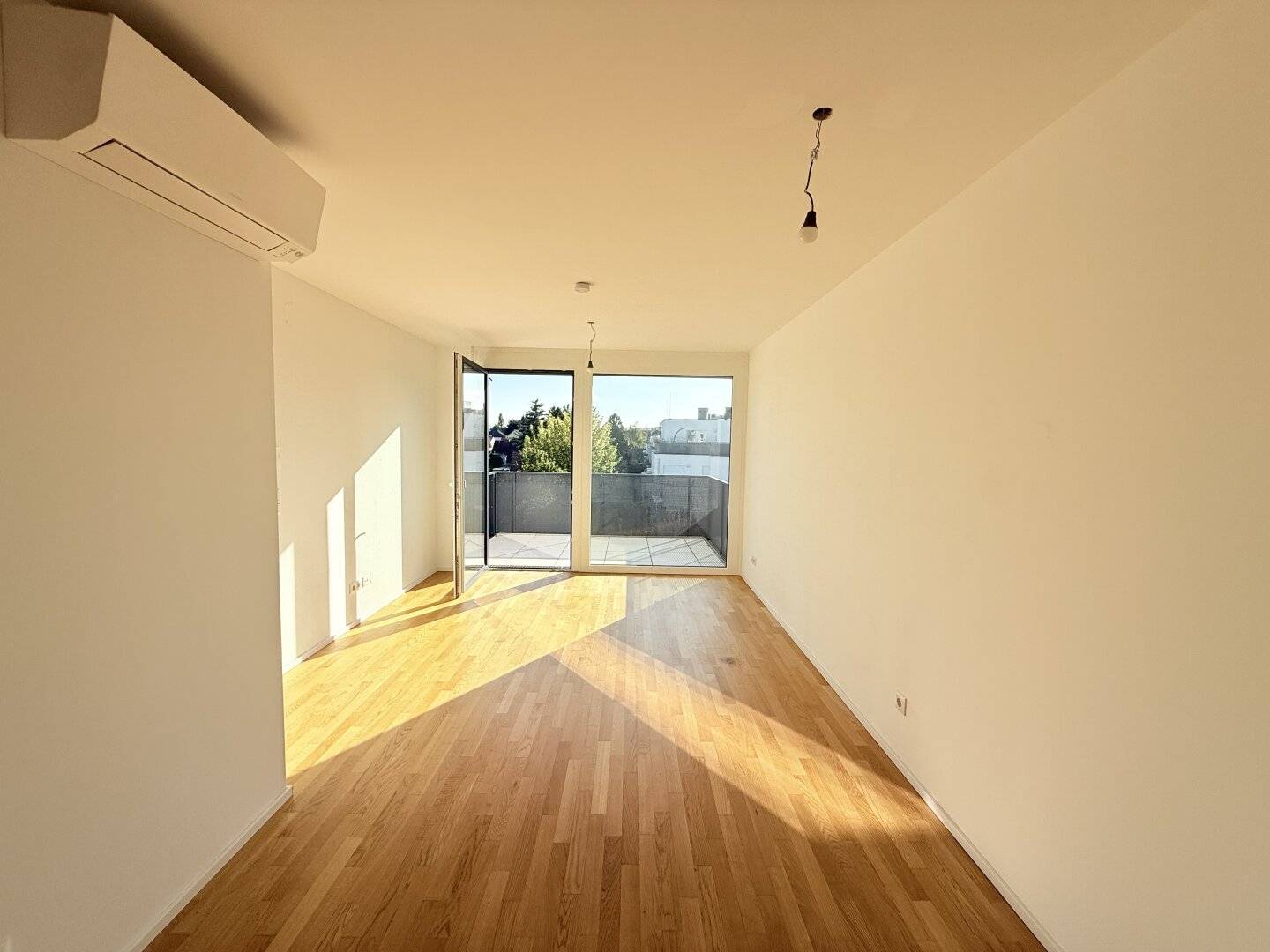 Wonderful 2-room apartment in the quiet part of Simmering - absolute quiet location including terrace and air conditioning