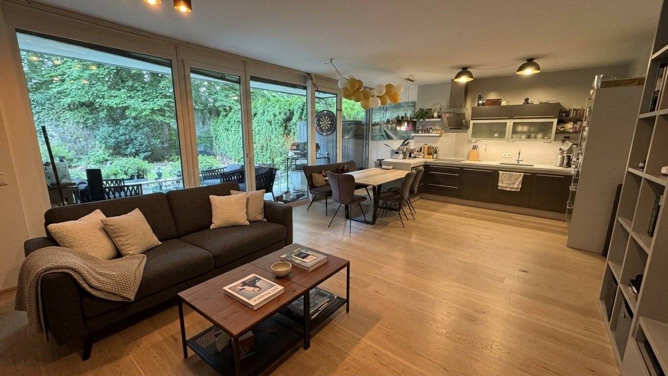 Traumhafte Wohnung mit riesigem 350m² Garten und BLICK auf die Festung Hohensalzburg