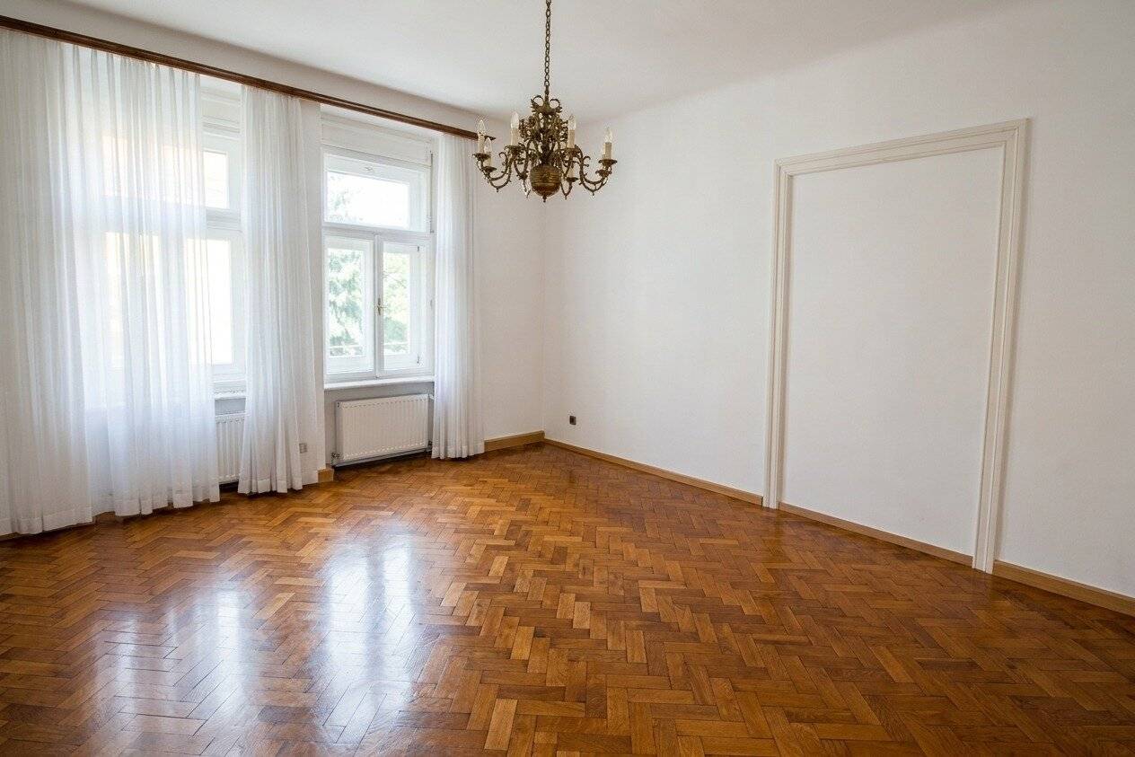 Schöne 3 Zimmer Altbauwohnung!